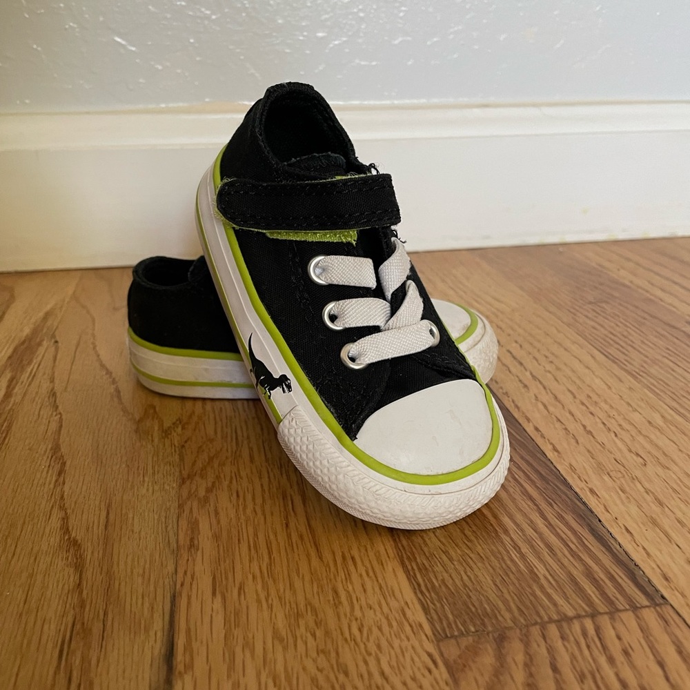 Dino Converse